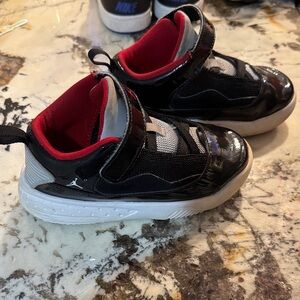 Nike toddler Black and Red Sneakers 10